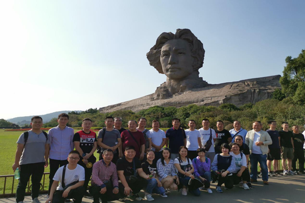 建投管線與戶外聯合黨支部重溫紅色記憶 、牢記使命初心